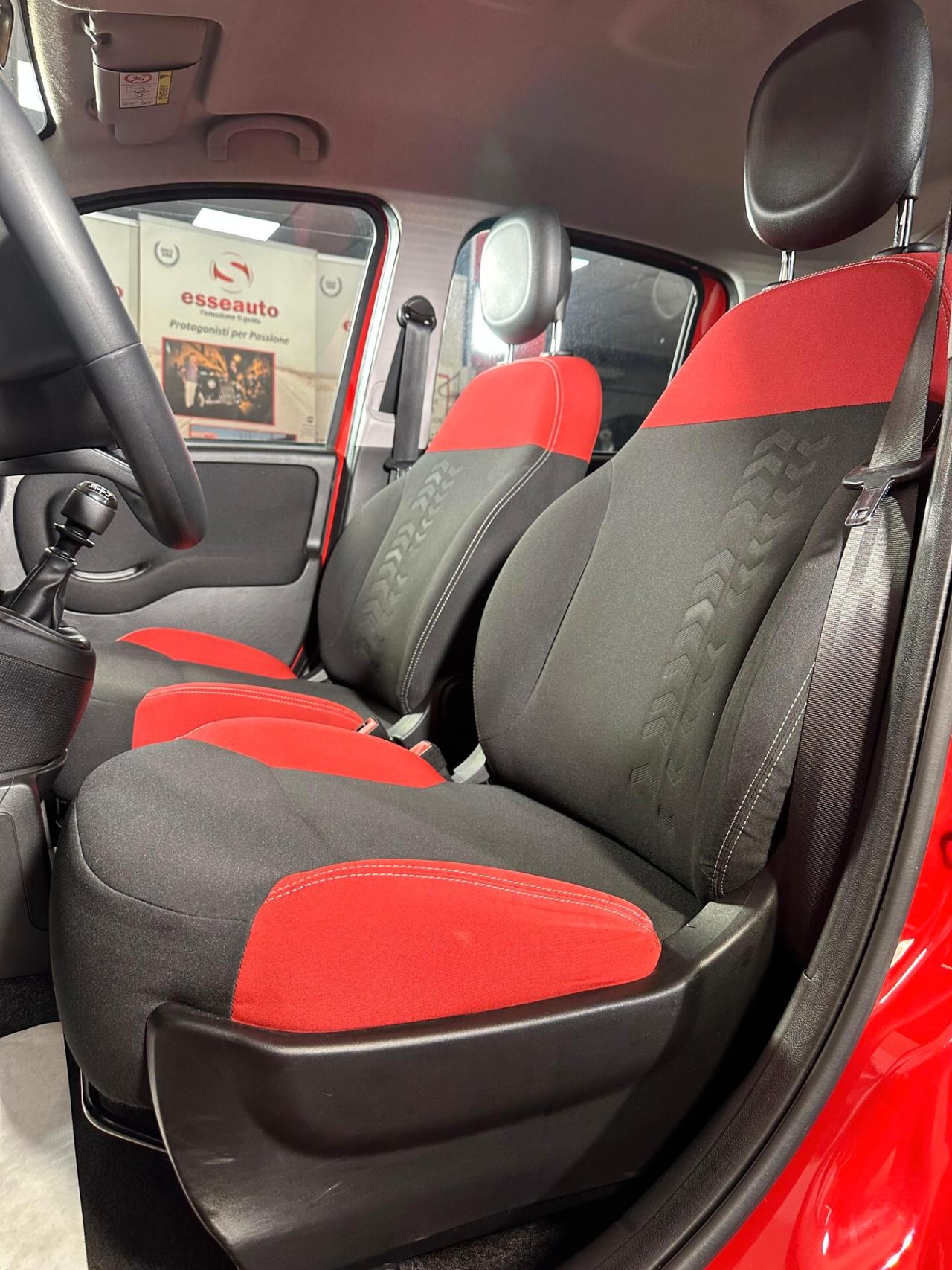 Fiat Panda 1.2 Lounge - BLACK DECEMBER Promo