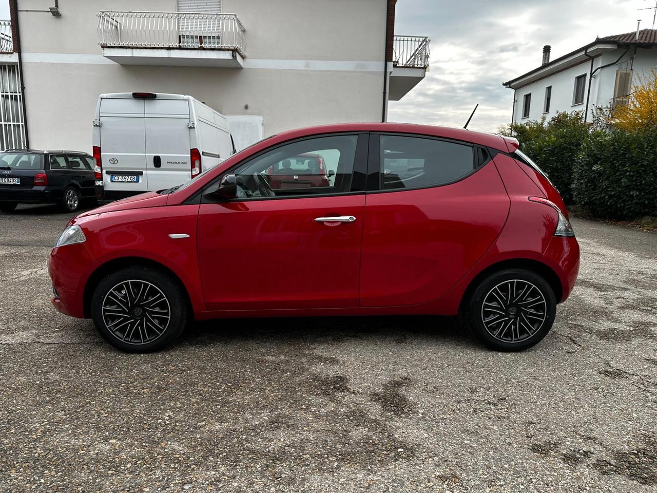 Lancia Ypsilon 1.2 69 CV 5 porte S&S Gold "NEOPATENTATI"