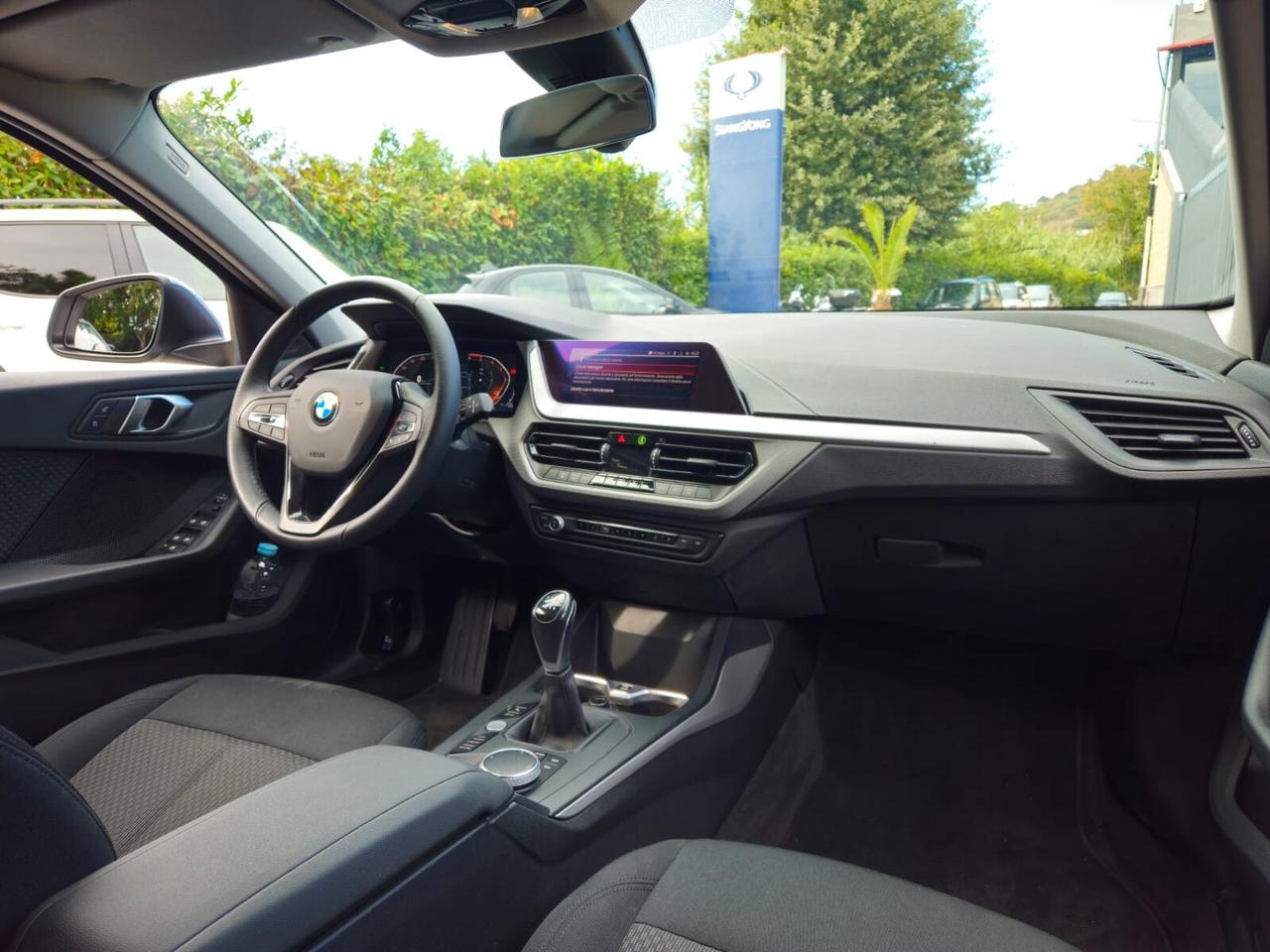 Bmw 116 116d 5p. Business Advantage