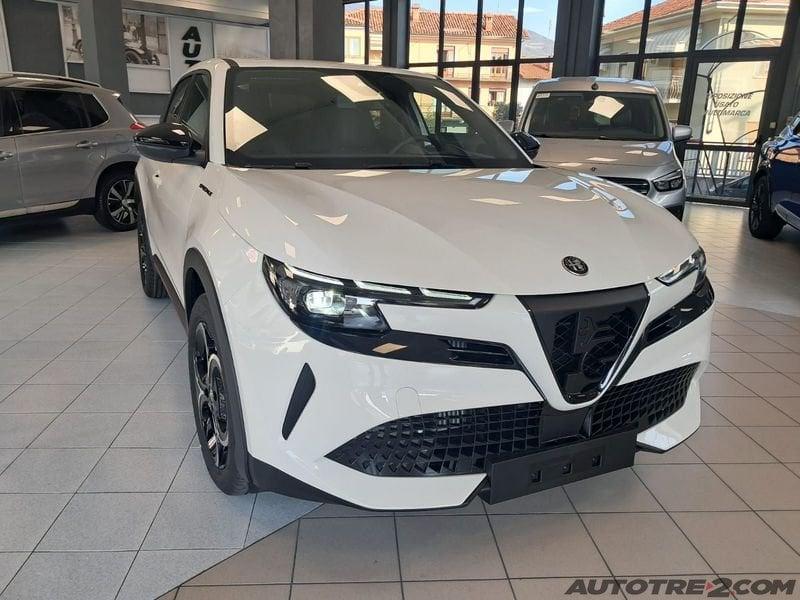Alfa Romeo Junior Junior 1.2 145 CV Hybrid eDCT6 Intensa + T.A € 25400 DETAX !!