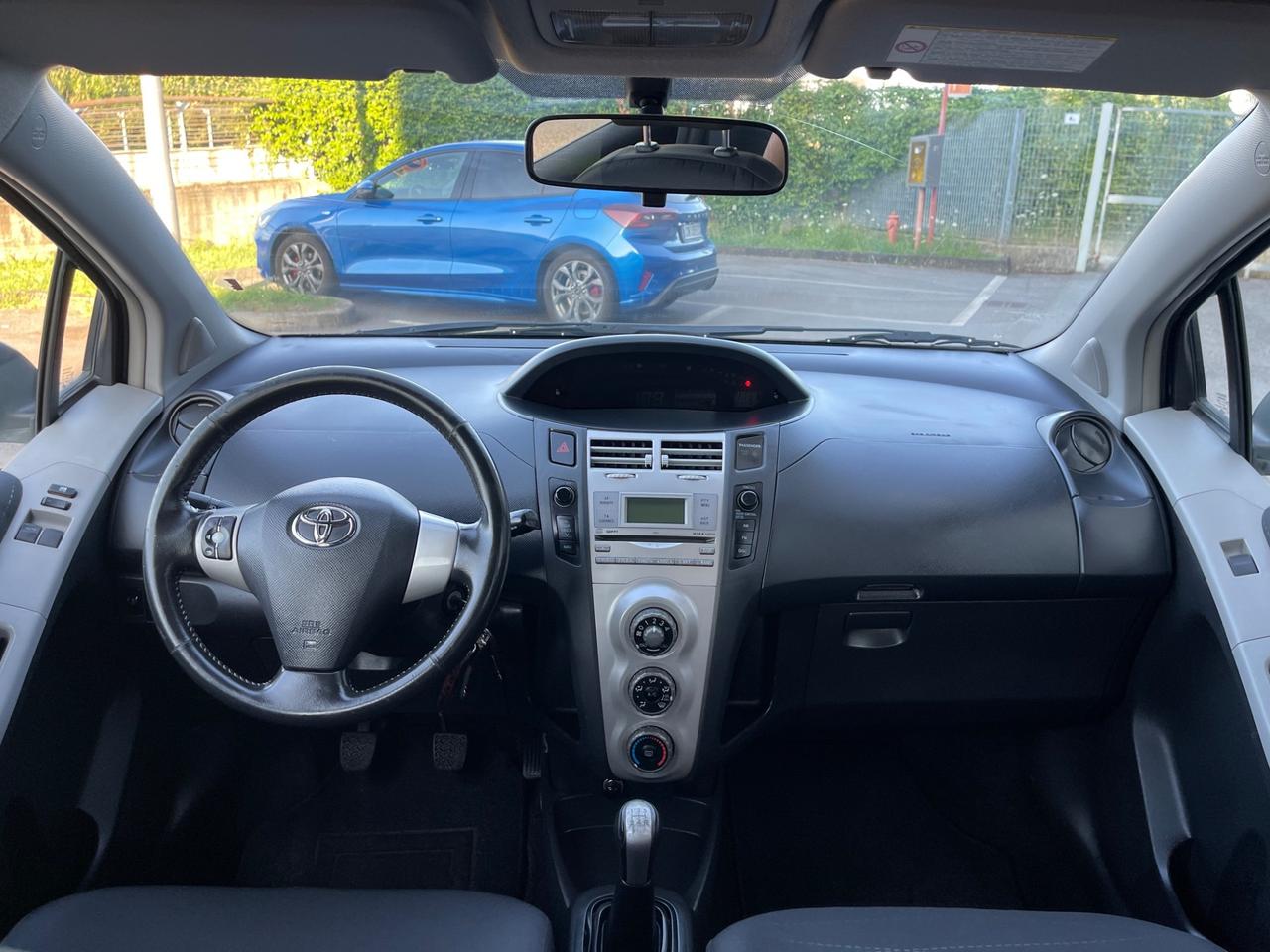 Toyota Yaris 1.0 5 porte Sol