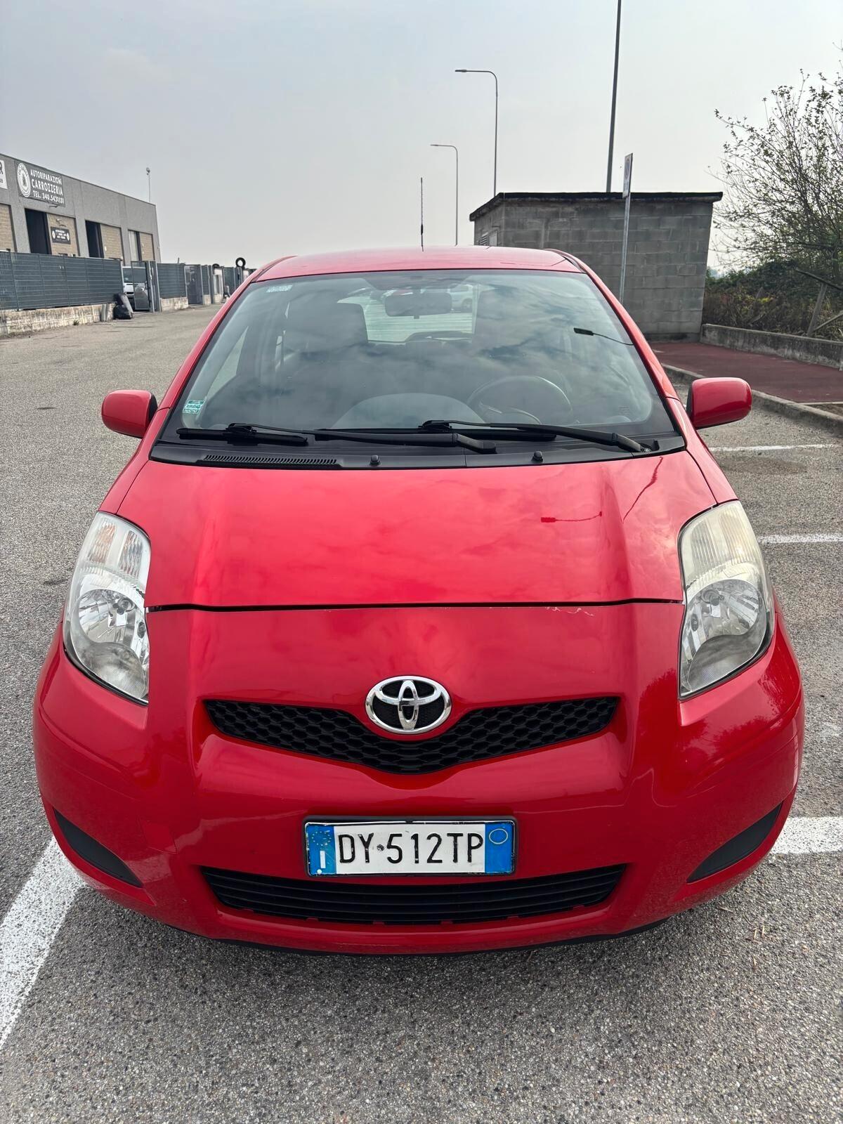 Toyota Yaris 1.0 3 porte Sol CON SOLI 108024 KM, ADATTA AI NEOPATENTATI