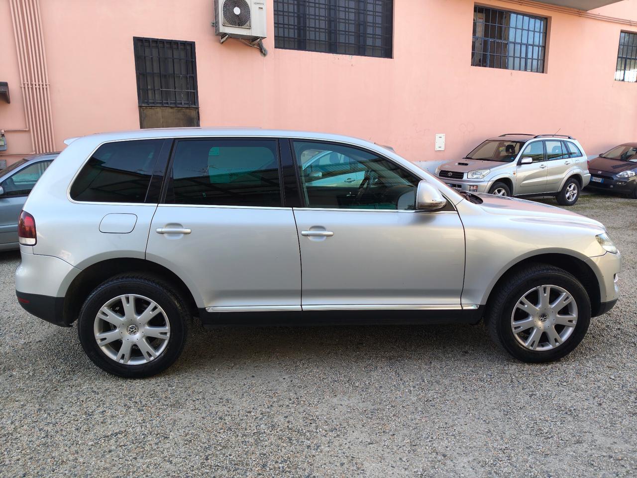 Volkswagen Touareg 2.5 R5 TDI Tip Exclusive