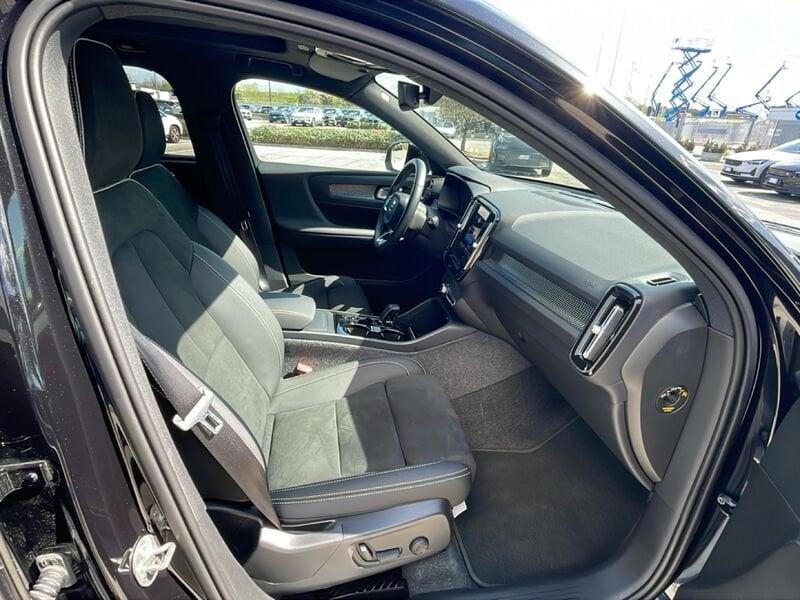 Volvo XC40 B3 automatico Ultra Black Edition
