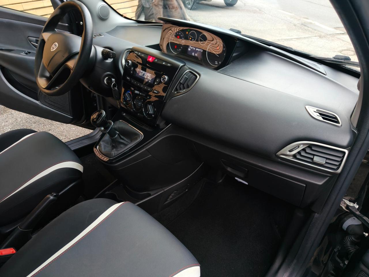 Lancia Ypsilon 1.2 69 CV 5 porte Elle