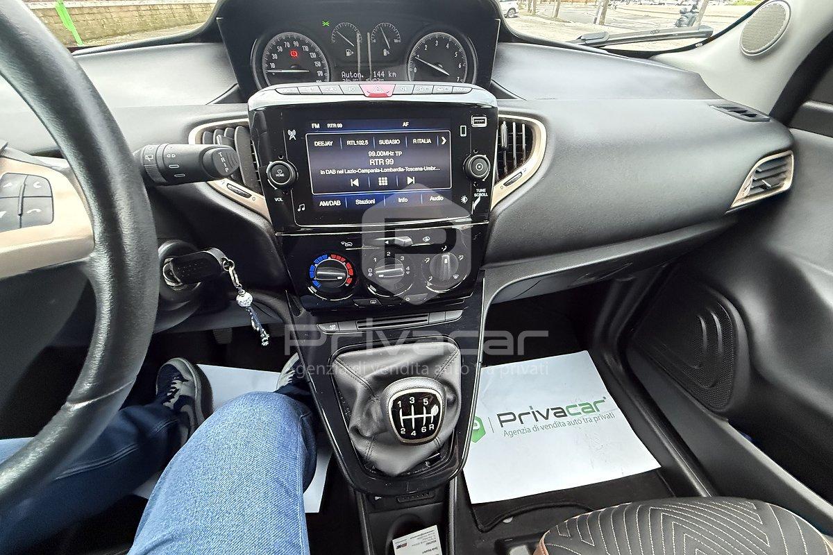 LANCIA Ypsilon 1.0 FireFly 5 porte S&S Hybrid Ecochic A. Ferretti