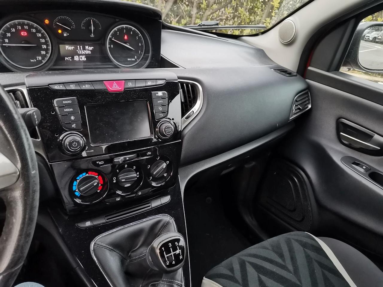 Lancia Ypsilon 1.2 69 CV 5 porte Unyca