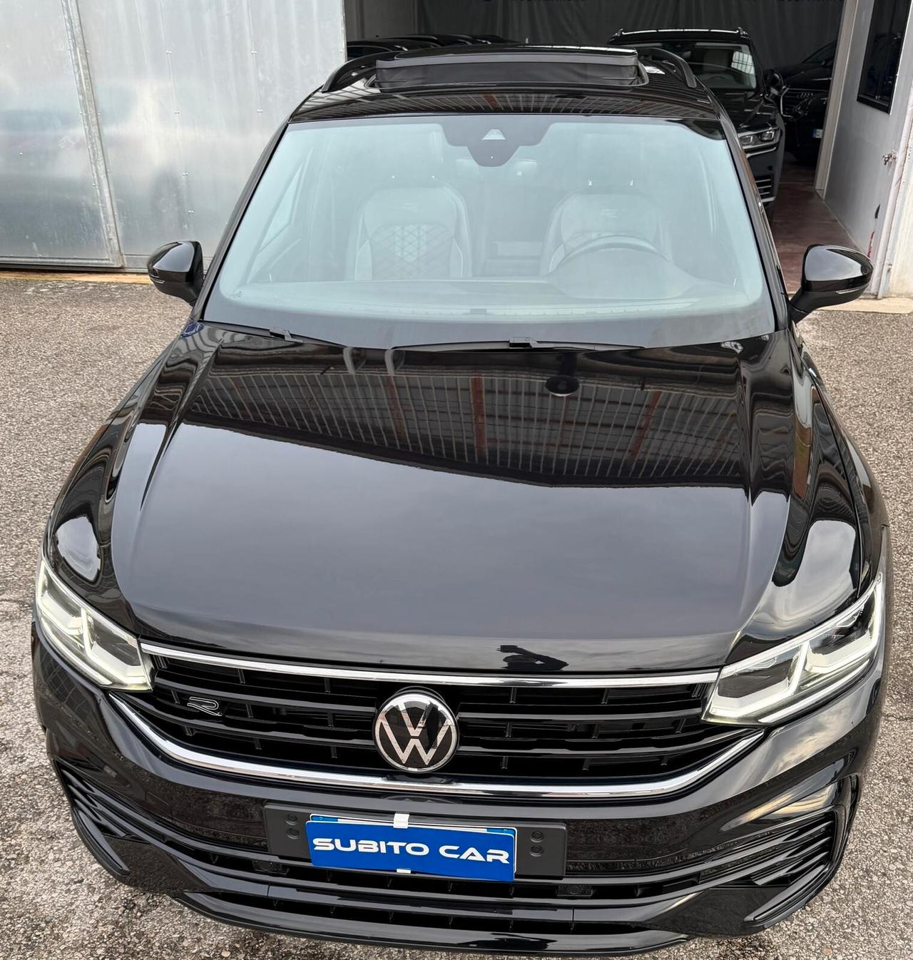 Volkswagen Tiguan 2.0 TDI 150 CV SCR DSG R-Line TETTO APRIBILE BLACK PACK