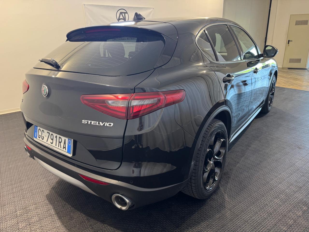 Alfa Romeo Stelvio 2.2 Turbodiesel 190 CV AT8 Q4 Business