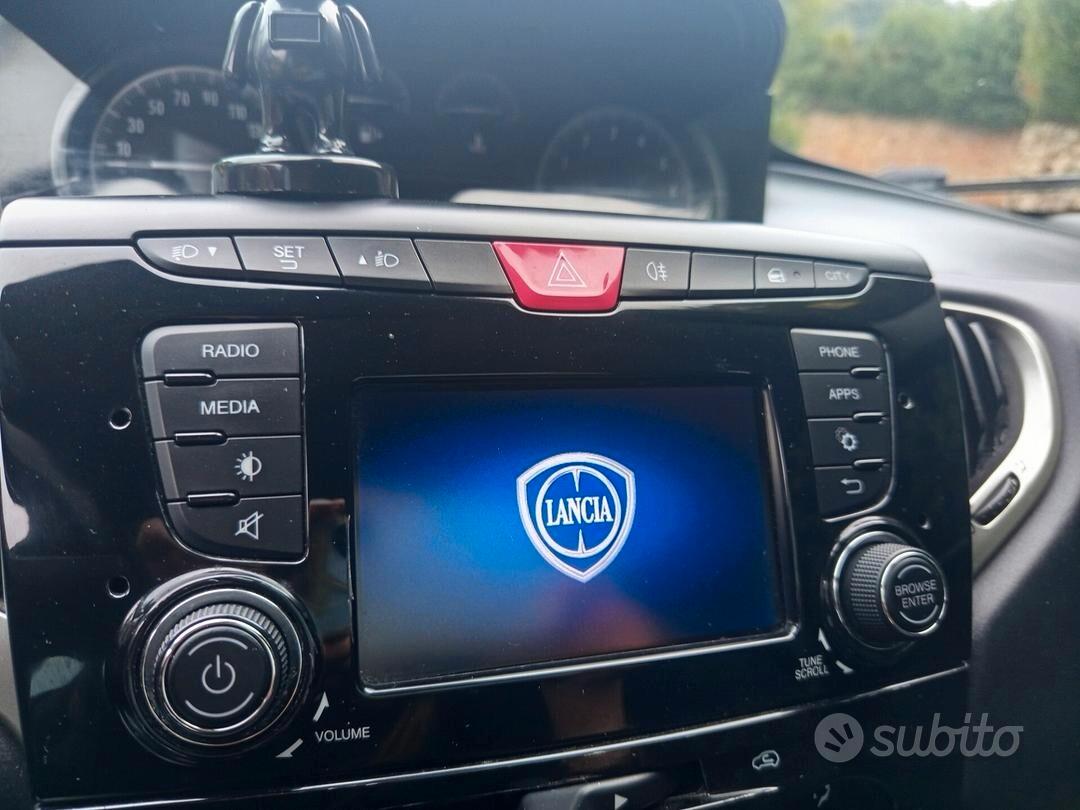 Lancia Ypsilon 1.2 69 CV 5 porte S&S Gold