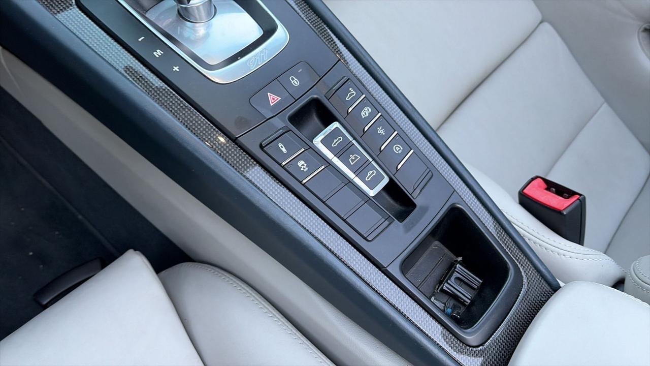 Porsche 911 3.0 Carrera 4 GTS Cabriolet