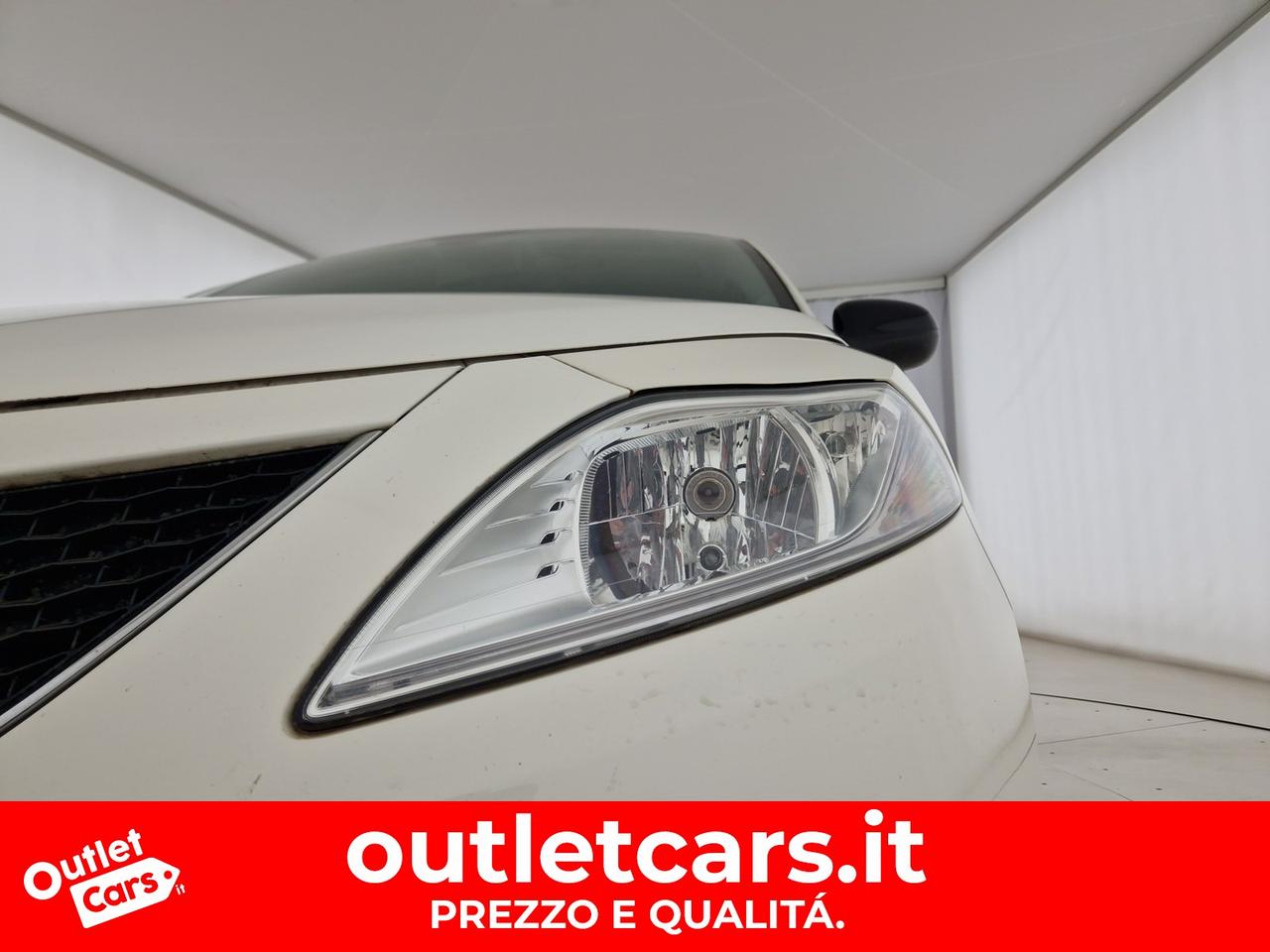 Lancia Ypsilon 1.2 silver 69cv