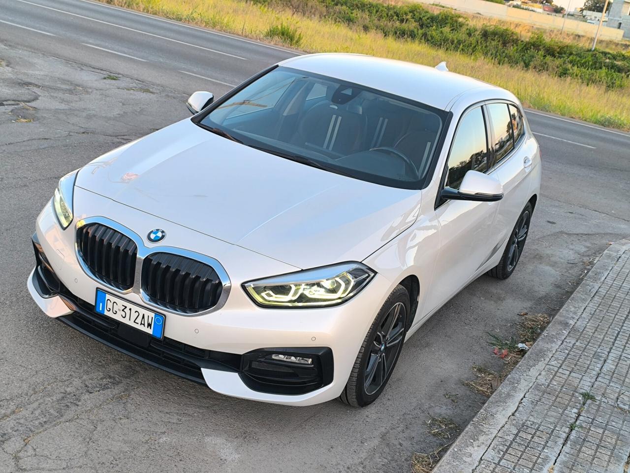 BMW SERIE 1 SPORT 118D 150cv COCKPIT/NAV/PELLE/