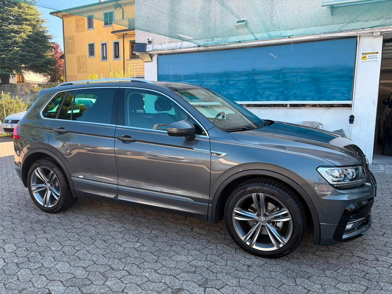 Volkswagen Tiguan 1.4 TSI Sport BlueMotion Technology*EURO6*R-LINE*FULL OPTIONAL