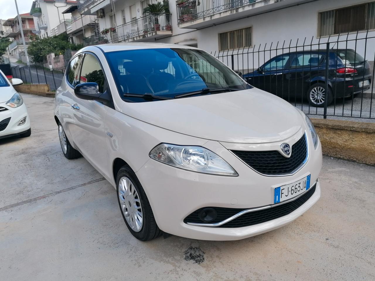 Lancia Ypsilon 1.2 69 CV 5 porte Gold