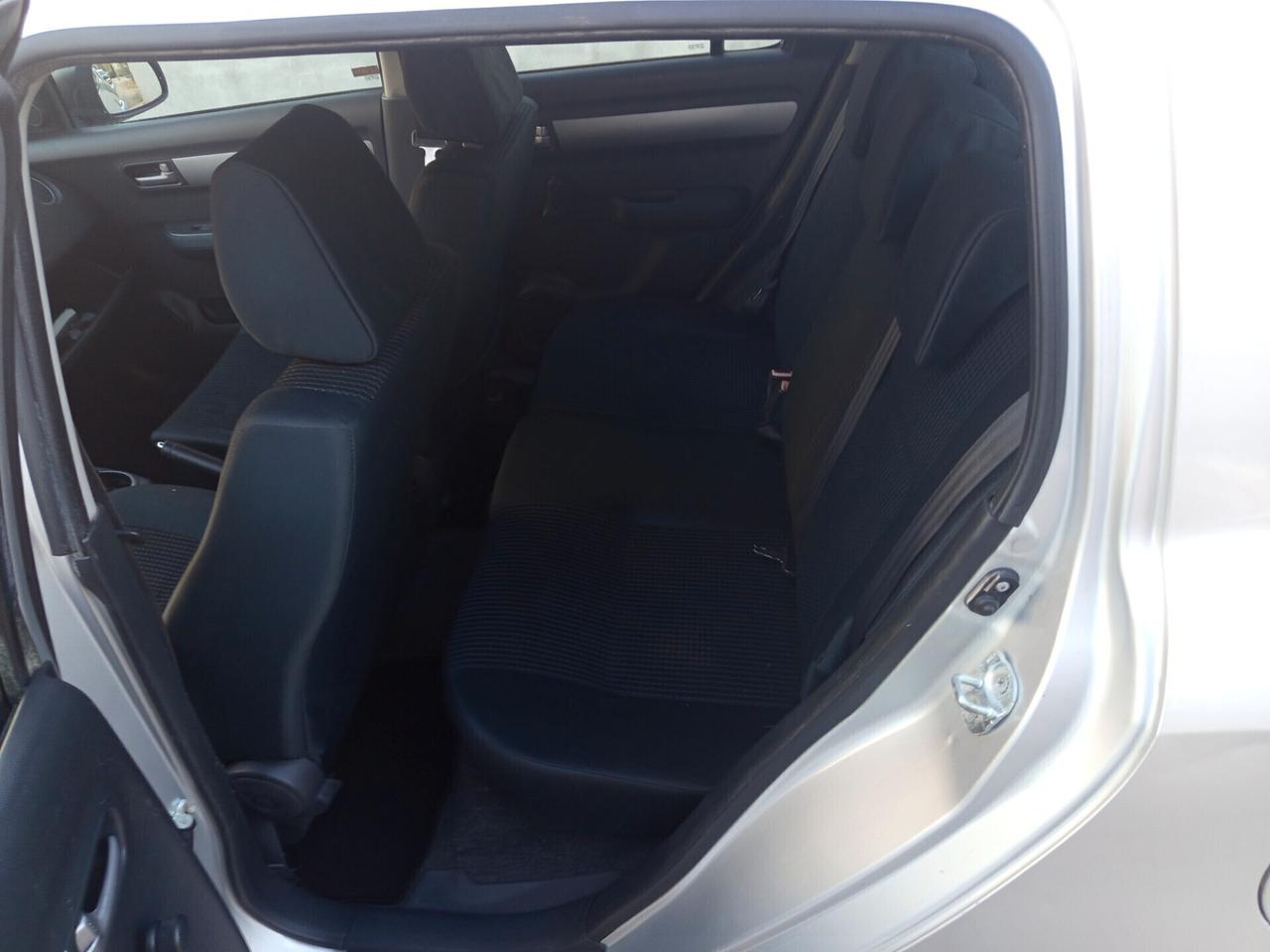 Suzuki Swift 1.3 5p benzina