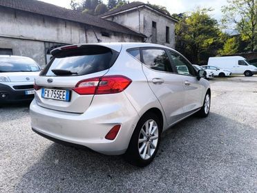 FORD Fiesta 1.5 Titanium FULL OPTIONAL ADATTA A NEOPATENTATO