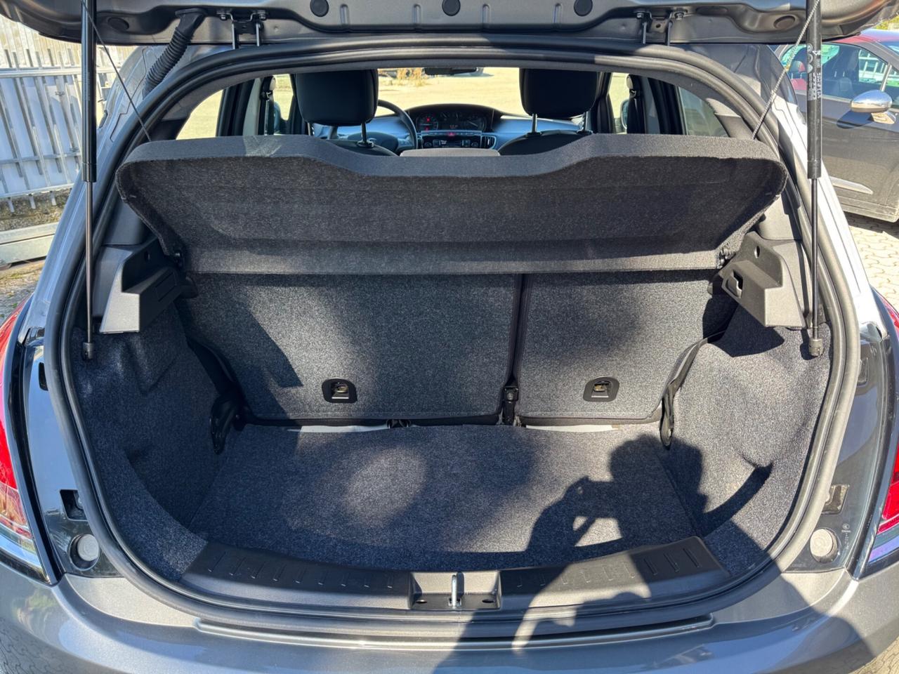 Lancia Ypsilon 1.0 FireFly 5 porte S&S Hybrid