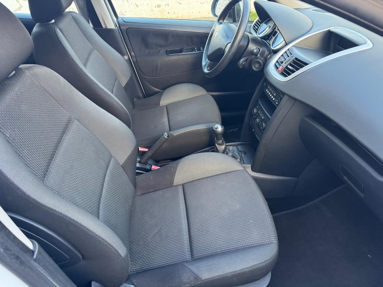 Peugeot 207 1.4 HDi 70CV -SOLO 103.000 KM-