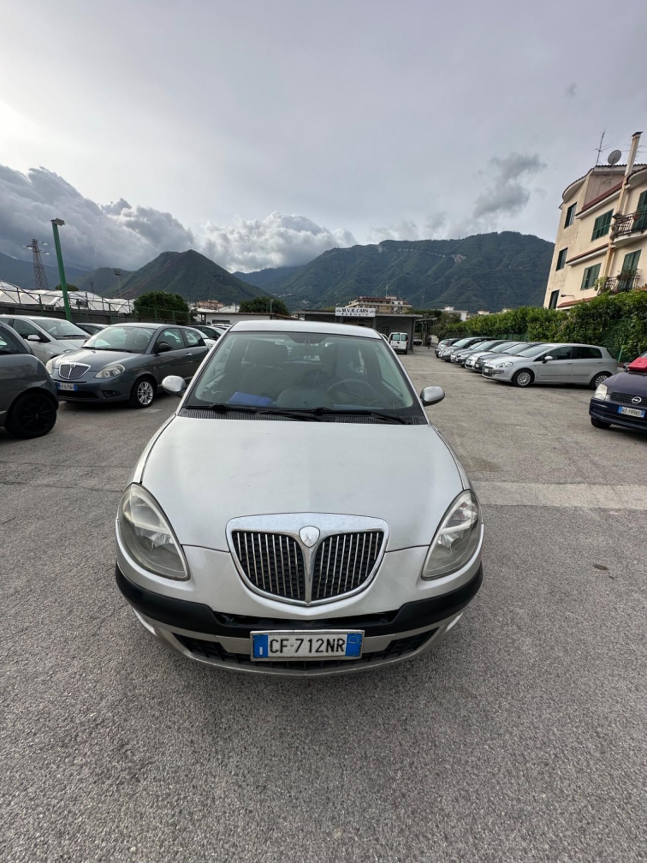 Lancia Ypsilon 1.2 Oro