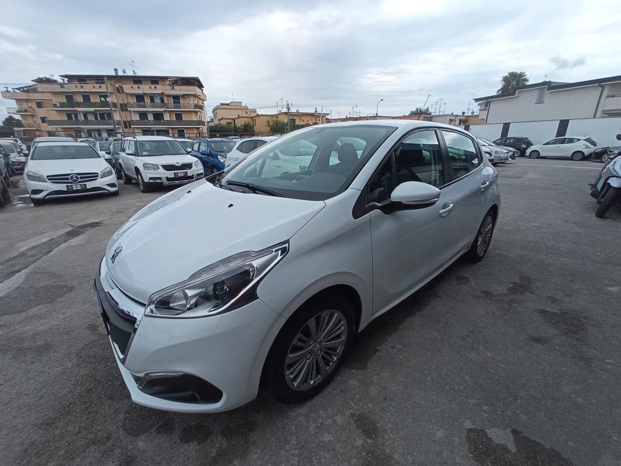 Peugeot 208 allure 2018