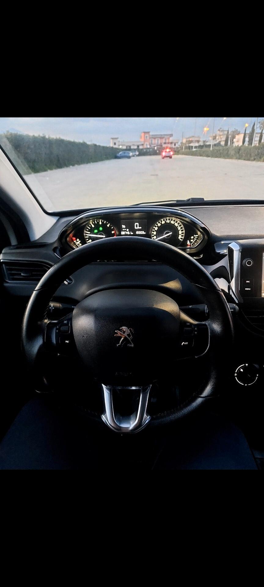 Peugeot 208 allure 1.5 diesel 2018 87 mila km