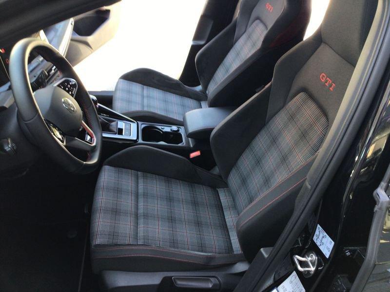 Volkswagen Golf GTI 2.0 TSI GTI