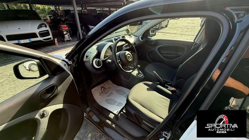 smart forfour RATA MENSILE 246,00 EURO 70 1.0 52kW superpassion