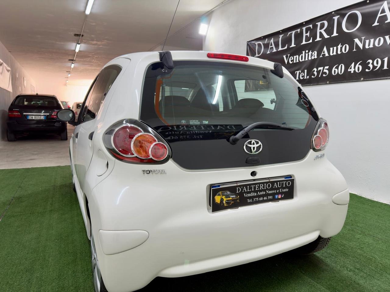 Toyota Aygo 1.0 12V VVT-i 5 porte Cool Soda Connect