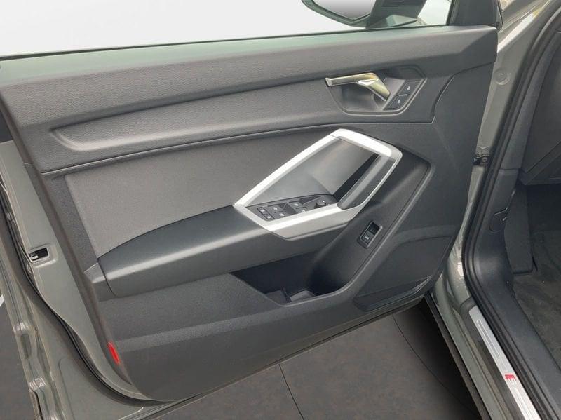 Audi Q3 35 TFSI S tronic S line black pack 19" Led Matrix Camera