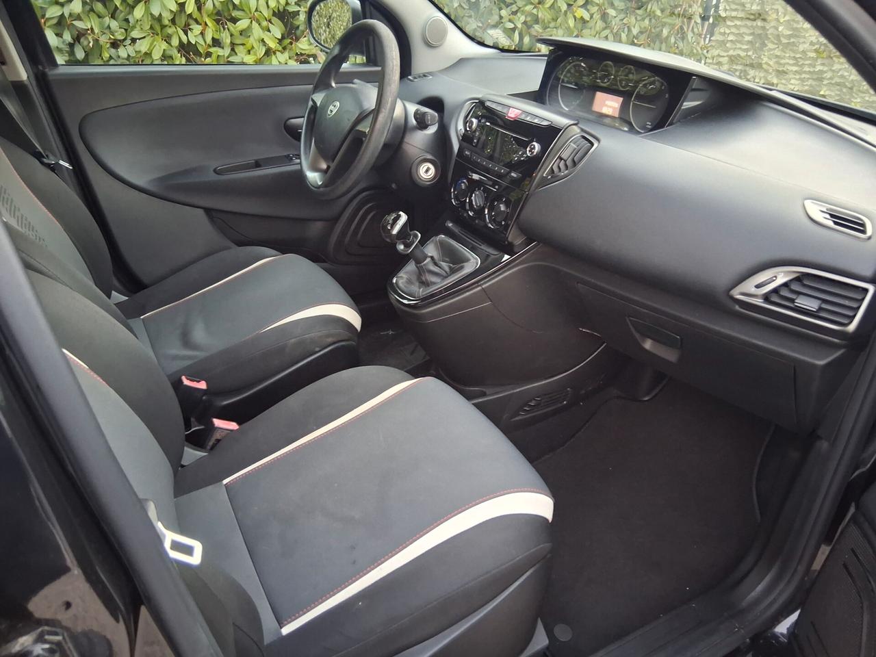 Lancia Ypsilon 0.9 TwinAir 85 CV 5 porte Metano Ecochic Gold