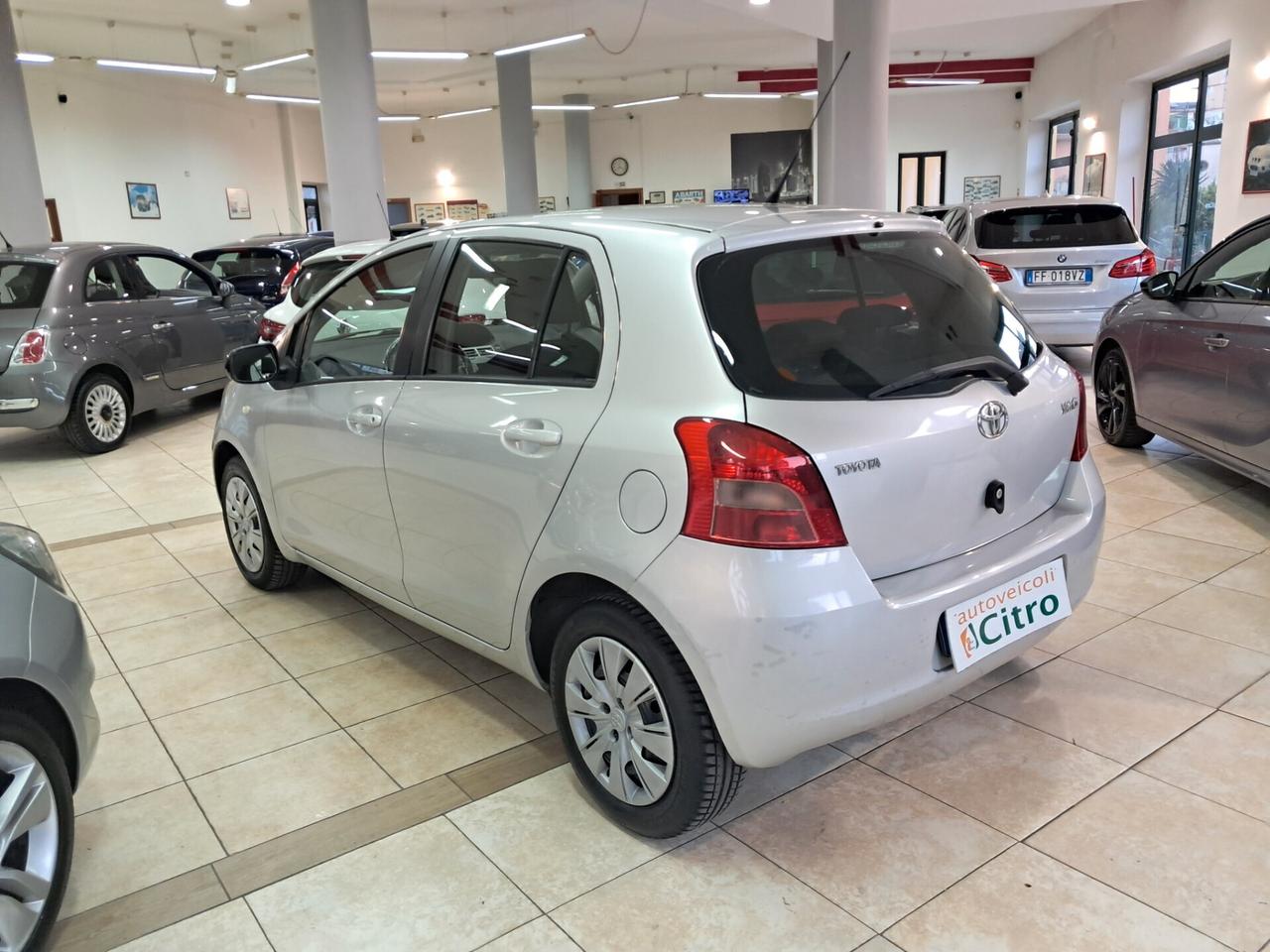 Toyota Yaris 1.0 5 porte Sol