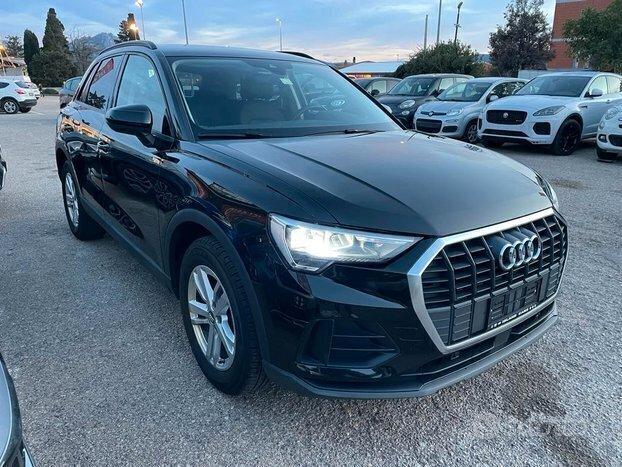 AUDI Q3 35 TDI S tronic Business 2020