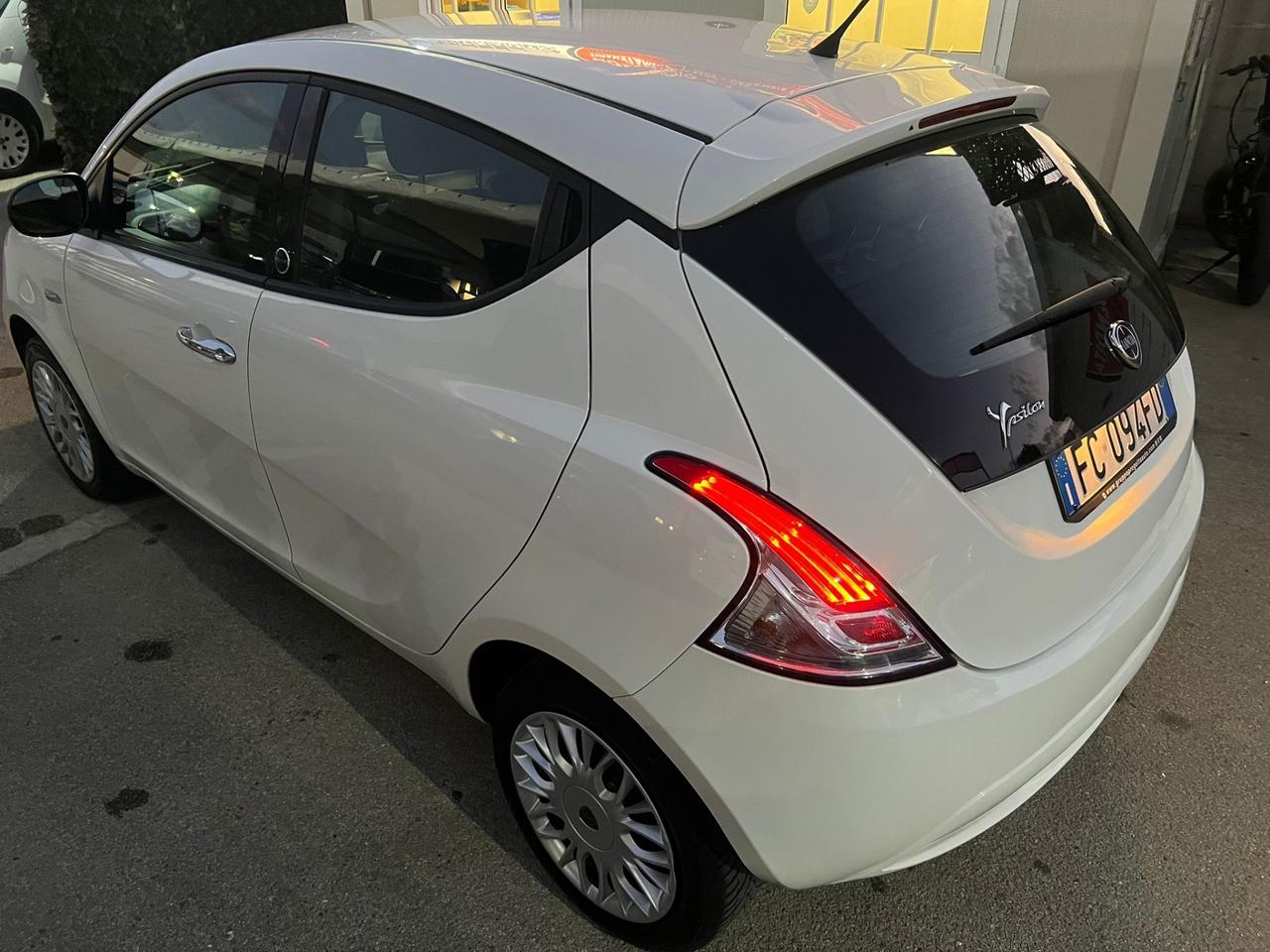 Lancia Ypsilon 1.2 69 CV garanzia GPL Ecochic Gold