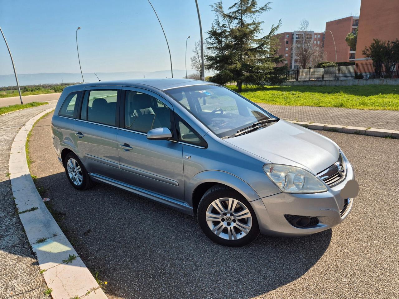 Opel Zafira 1.6 metano 7 posti 2010