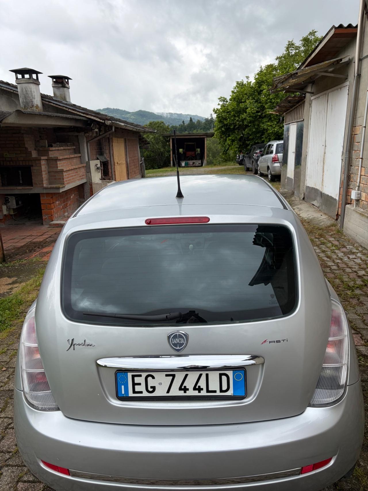 Lancia Ypsilon 1.2 BENZINA 2011