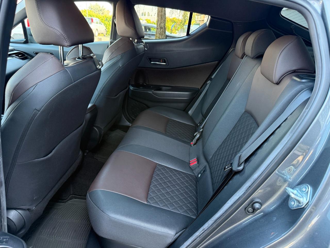 Toyota C-HR 1.8 Hybrid E-CVT Lounge