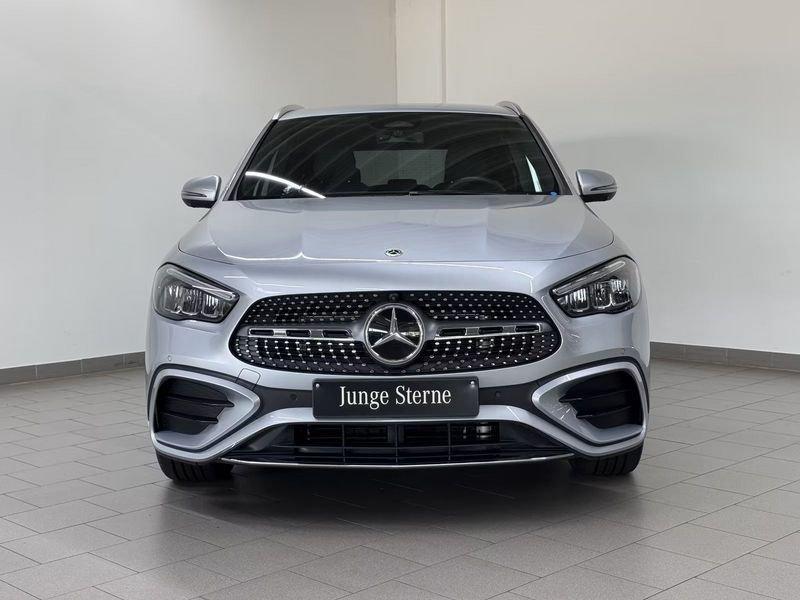Mercedes-Benz GLA GLA 180 AMG Line LED CAMERA 360 KEYLESS
