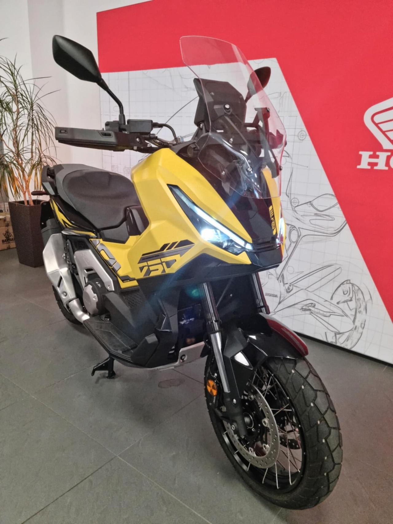 HONDA X-ADV 750 - 2025 - 1957 km