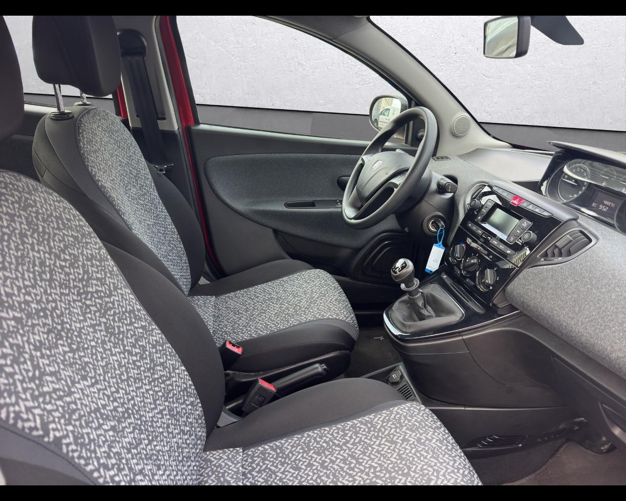 LANCIA Ypsilon 3ª serie - Ypsilon 1.0 FireFly 5 porte S&S Hybrid Ecochic Silver