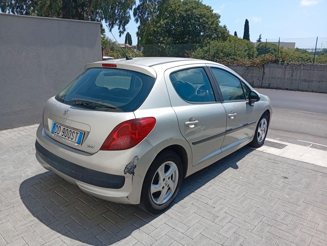 Peugeot 207 1.4 HDi 70CV 5p. ONE Line