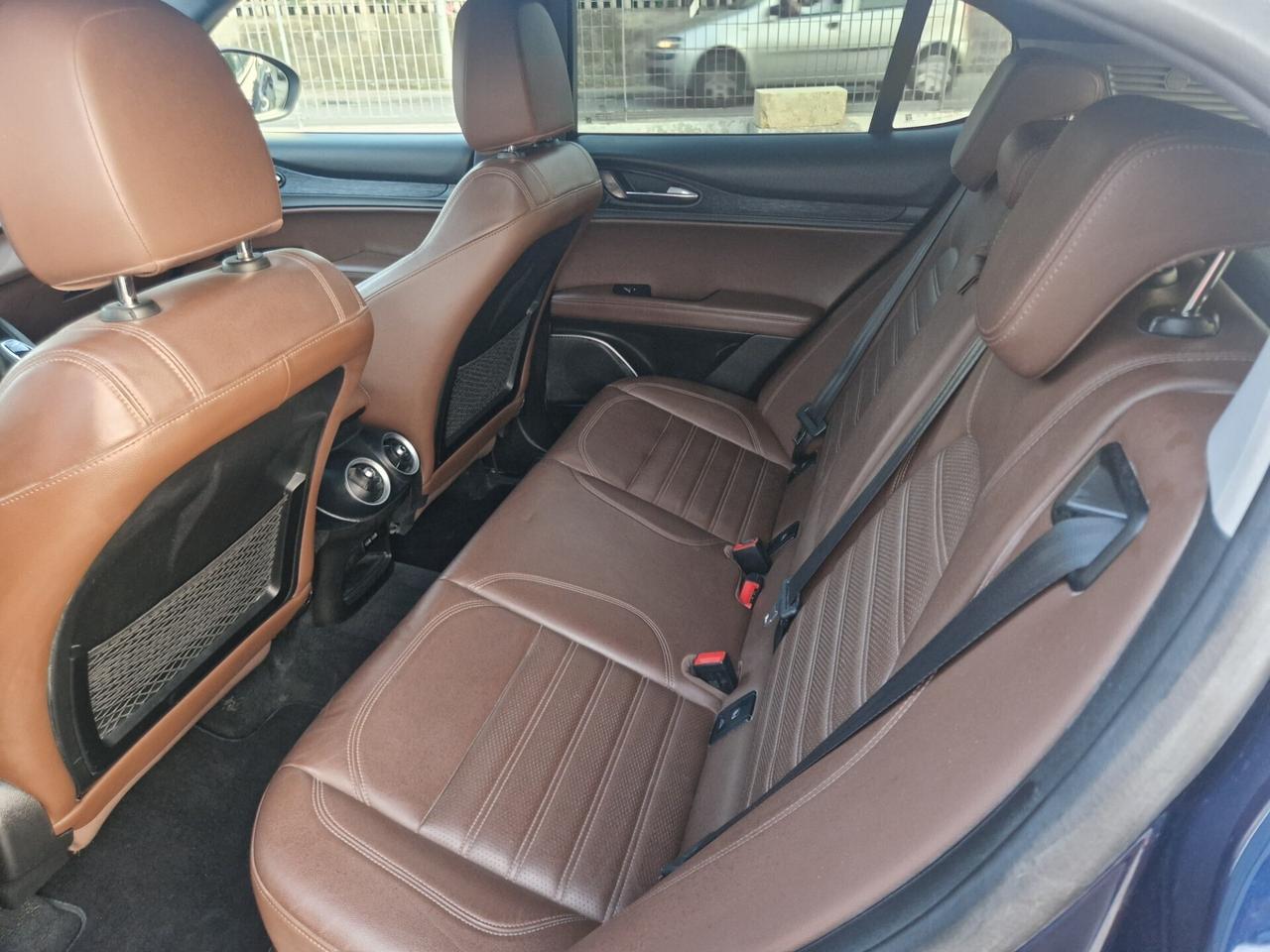 Alfa Romeo Stelvio 2.2 190CV - 2021