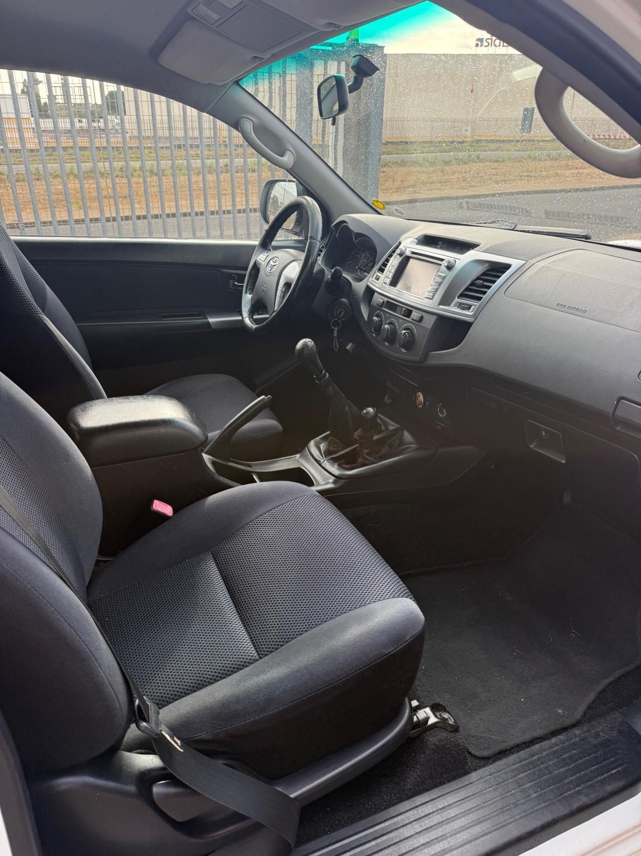 Toyota Hilux 2.5 D-4D 4WD 2p. 4posti MY14"