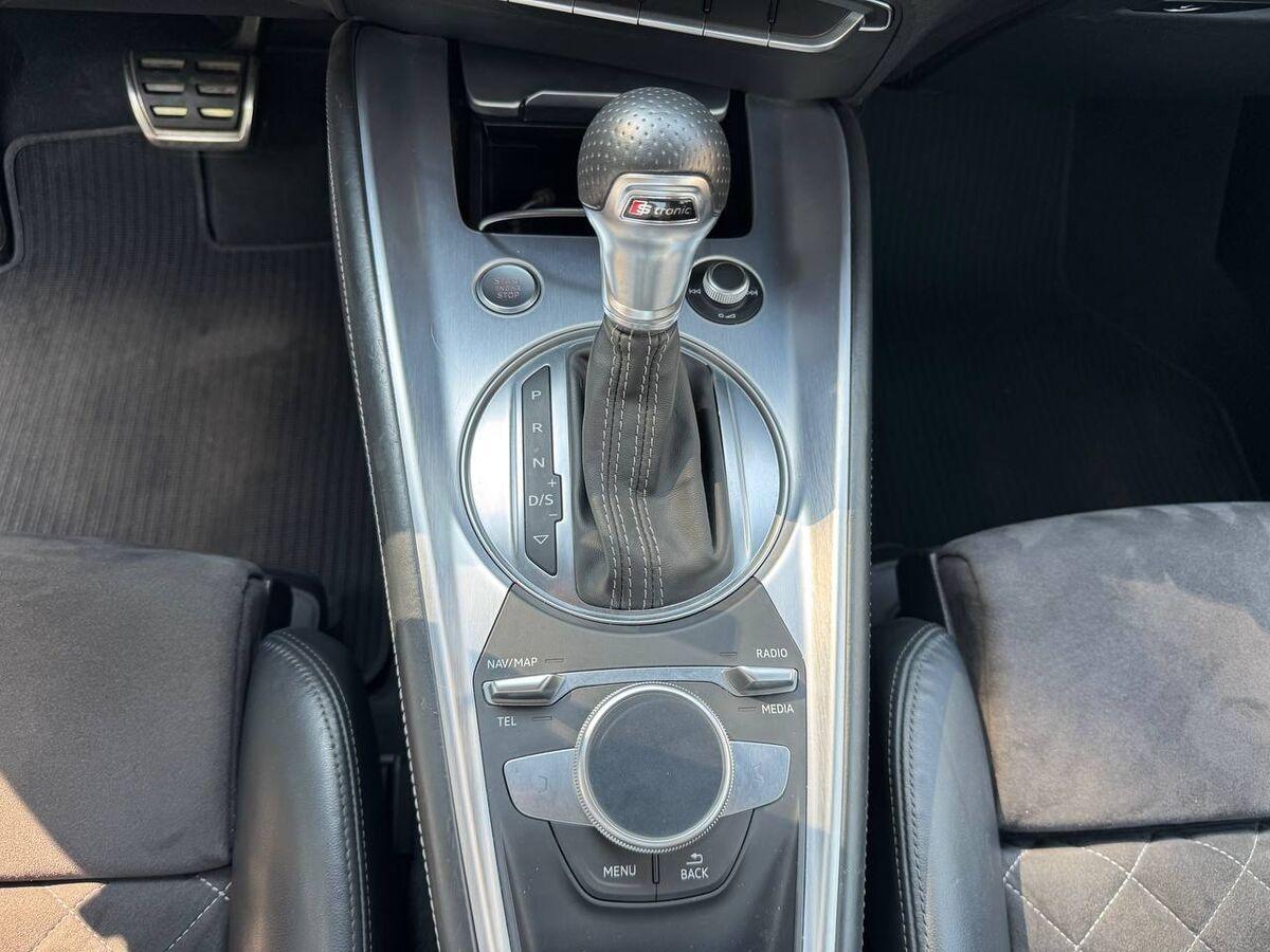 Audi TT Coupé 2.0 tfsi S line s-tronic