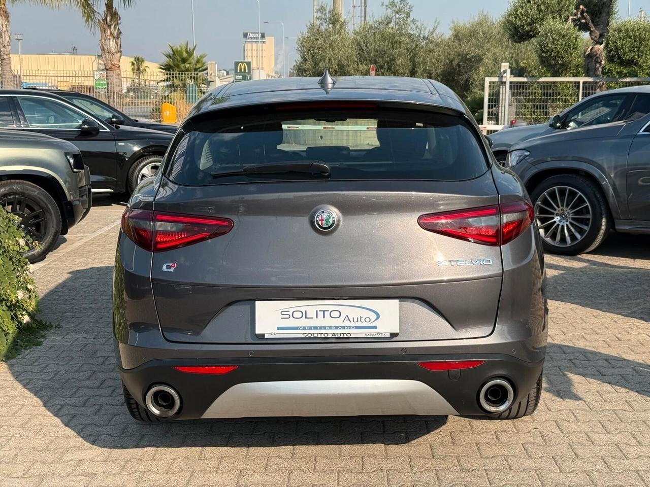 Alfa Stelvio 2.2 TD 190 CV AT8 Q4 Executive + Palette