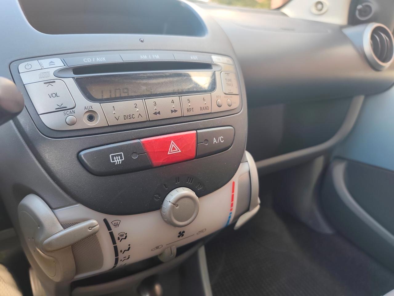 Toyota Aygo 1.0 Benz euro 4 5 porte Sol