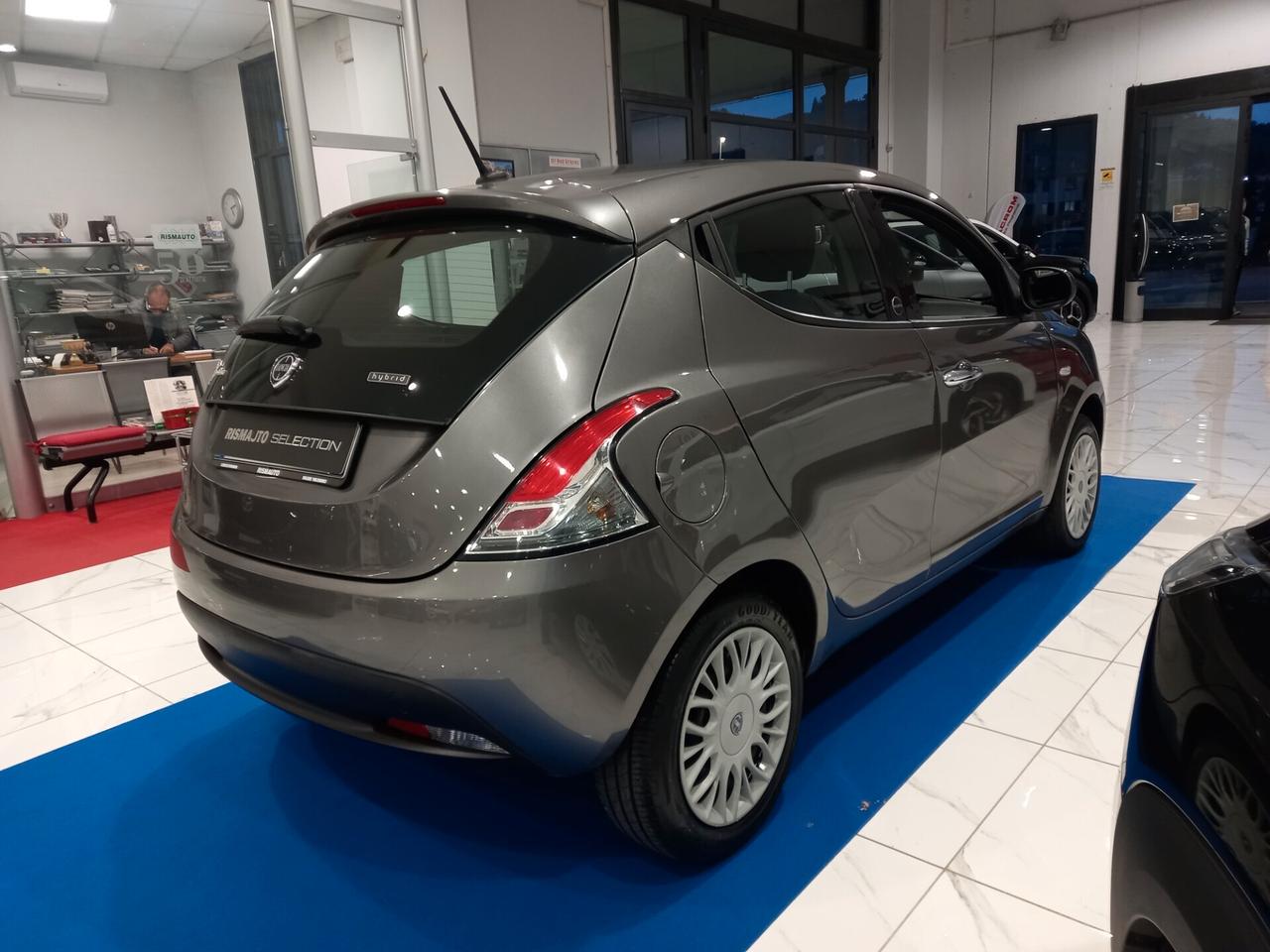 Lancia Ypsilon 1.0 FireFly 5 porte S&S Hybrid Ecochic Gold