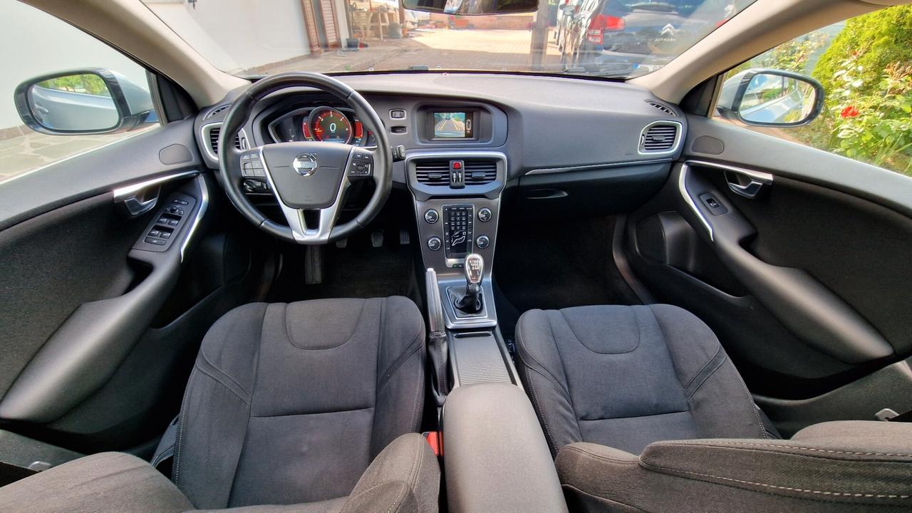 Volvo V40 D2 1.6 Summum