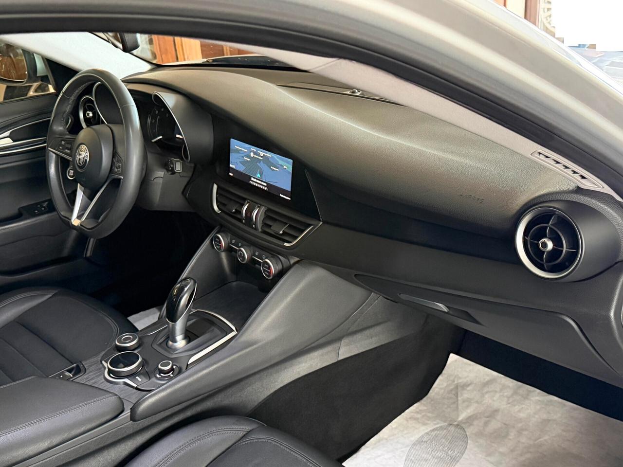 Alfa Romeo Giulia 2.2 TURBODIESEL 160 cv. AT8 EXECUTIVE (Nav)