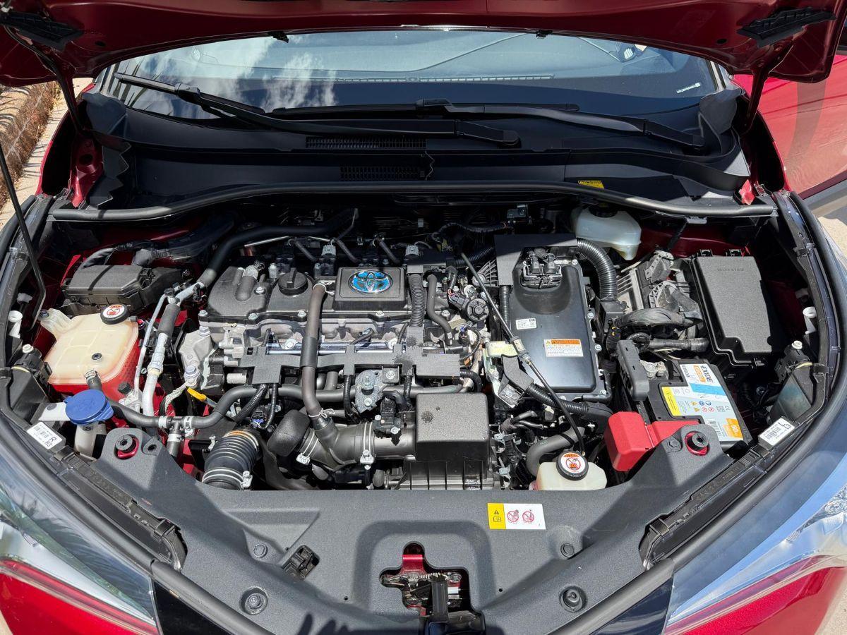 TOYOTA - C-HR - 1.8 Hybrid CVT Lounge